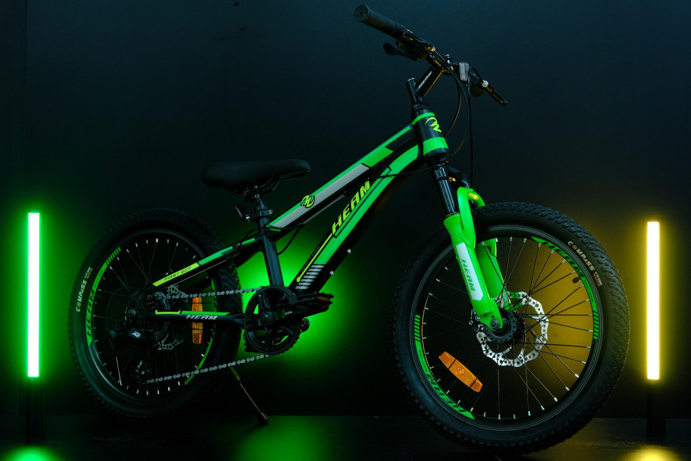 Heam First 207 Матовый Чёрный/Зелёный