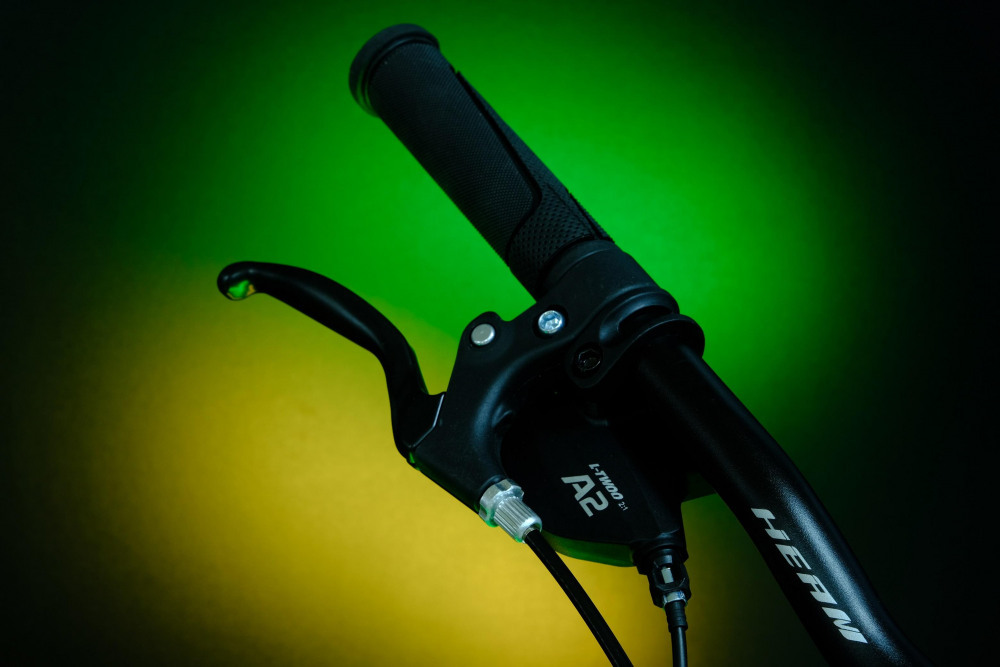 Heam First 207 Матовый Чёрный/Зелёный